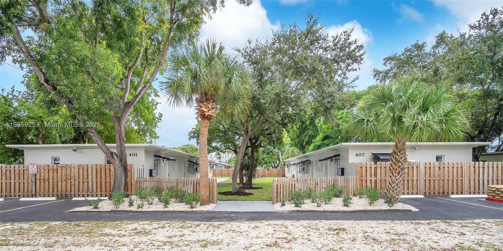 LAUDERDALE - Residential Lease