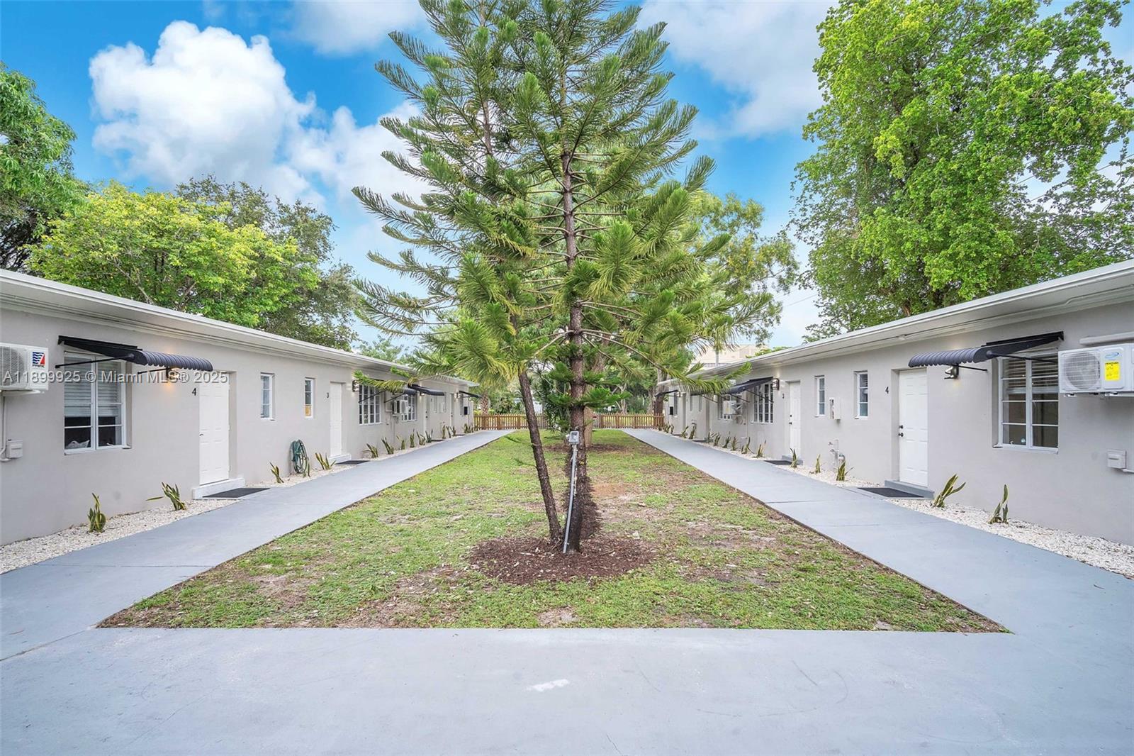 LAUDERDALE - Residential Lease