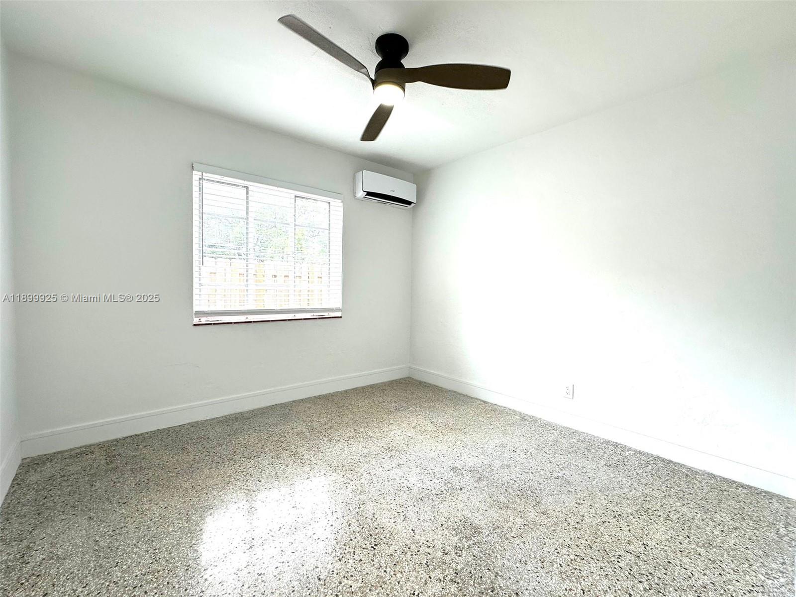 LAUDERDALE - Residential Lease