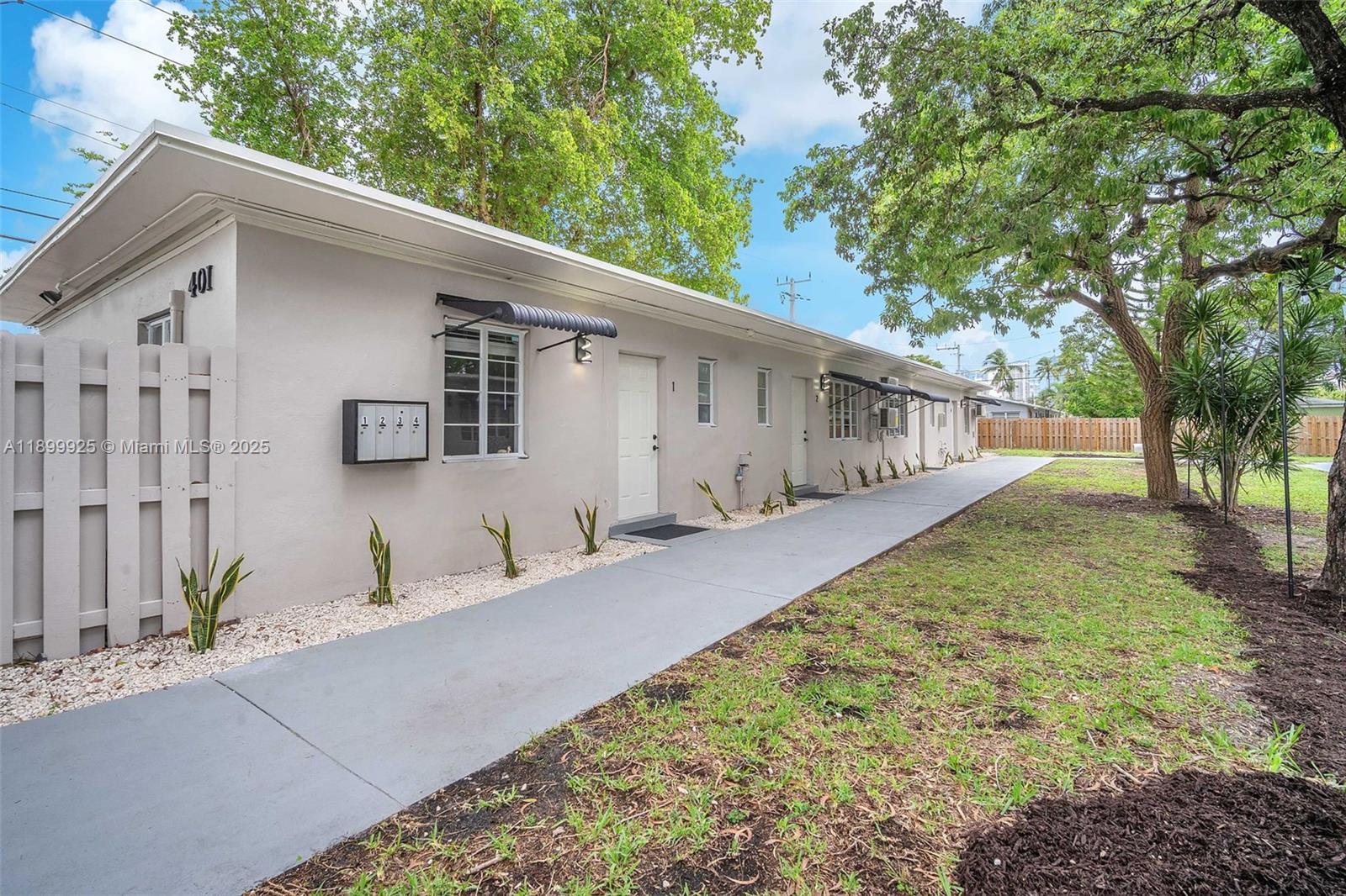 LAUDERDALE - Residential Lease