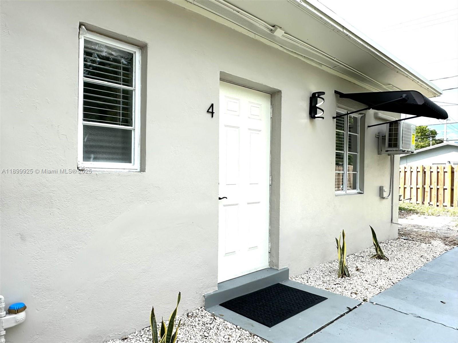 LAUDERDALE - Residential Lease