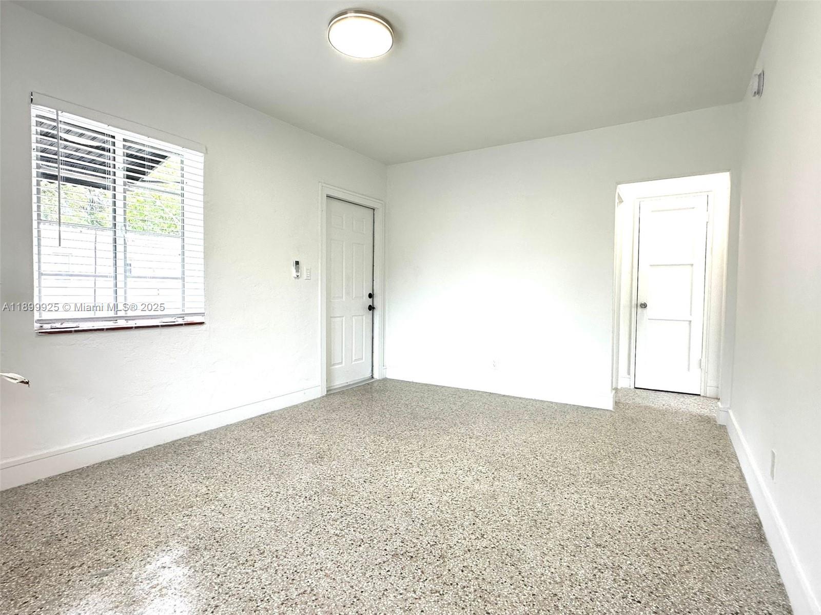 LAUDERDALE - Residential Lease