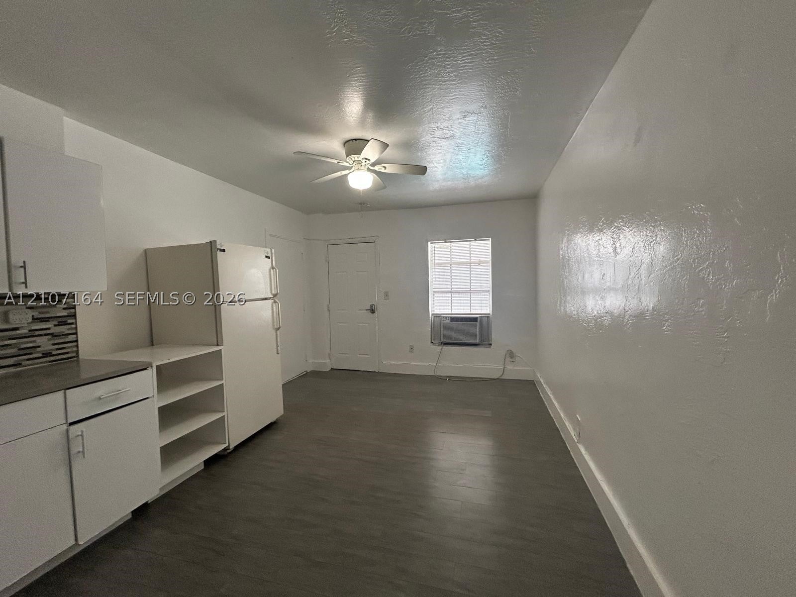 1843 Dewey St 106