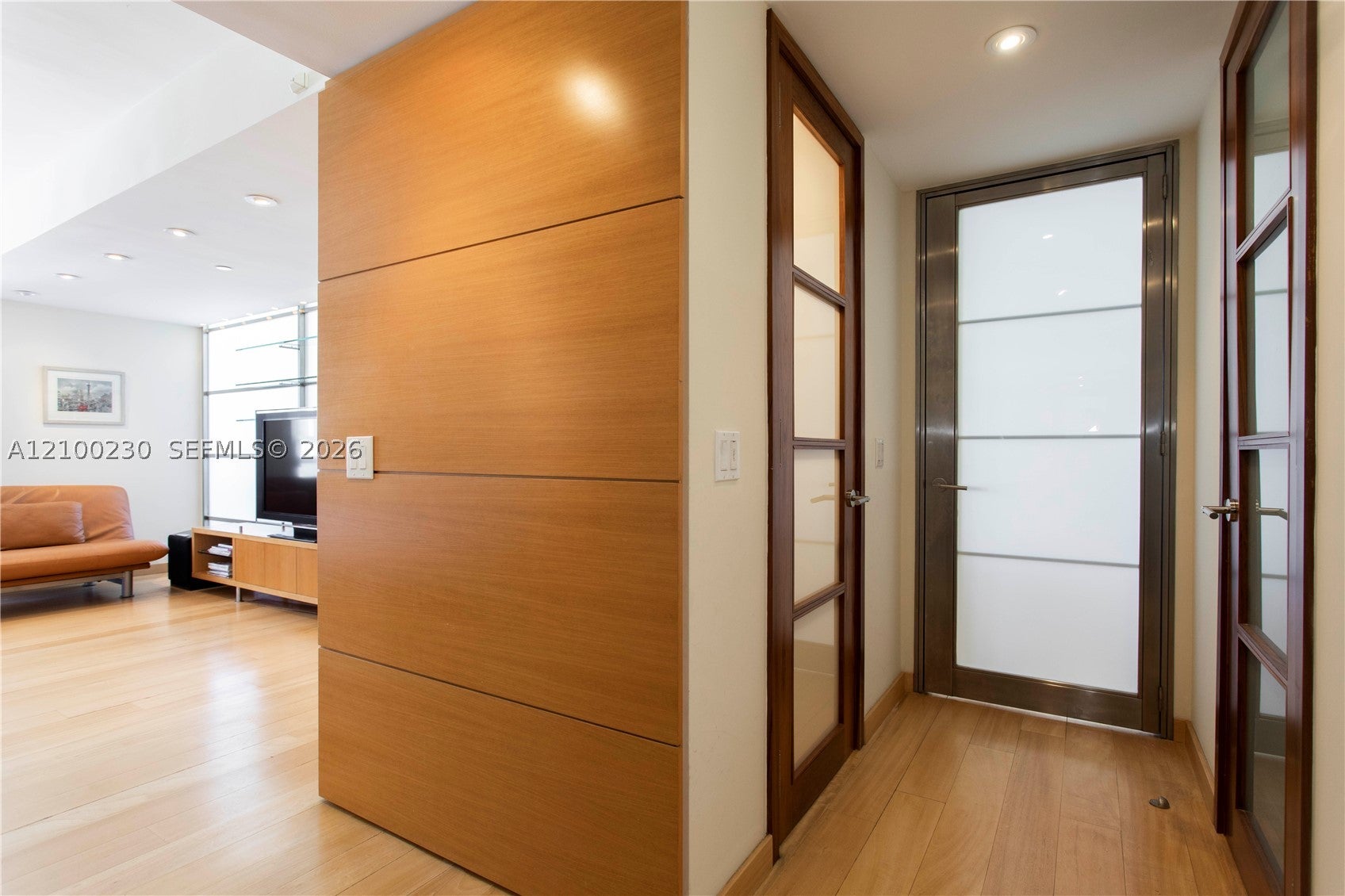 4779 Collins Ave 401
