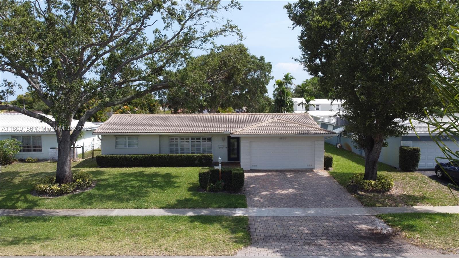 Rental Property at 4900 Cleveland St, Hollywood, Broward County, Florida - Bedrooms: 4 
Bathrooms: 2  - $4,025 MO.