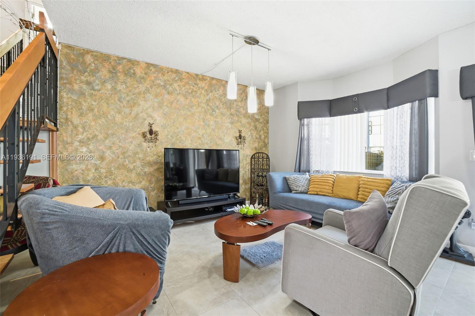 LE CLUB AT KENDALE LAKES - Residential