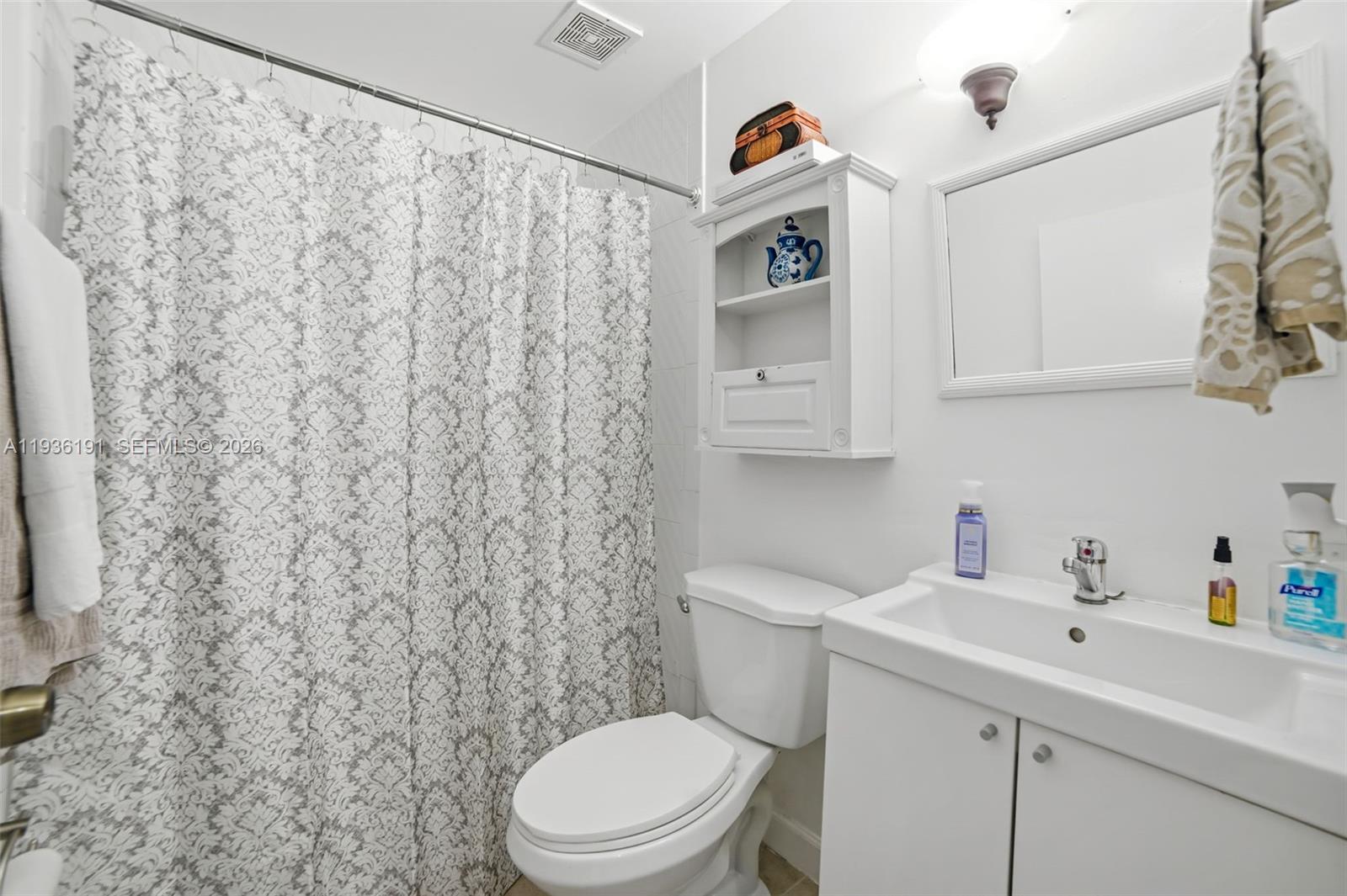 LE CLUB AT KENDALE LAKES - Residential