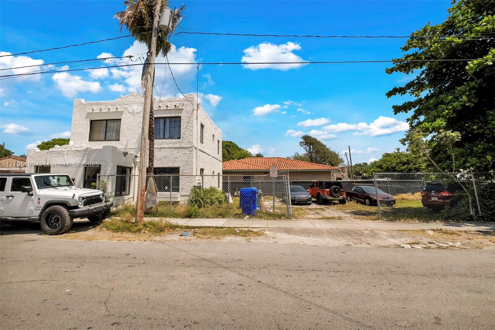 1045 NW 32nd St