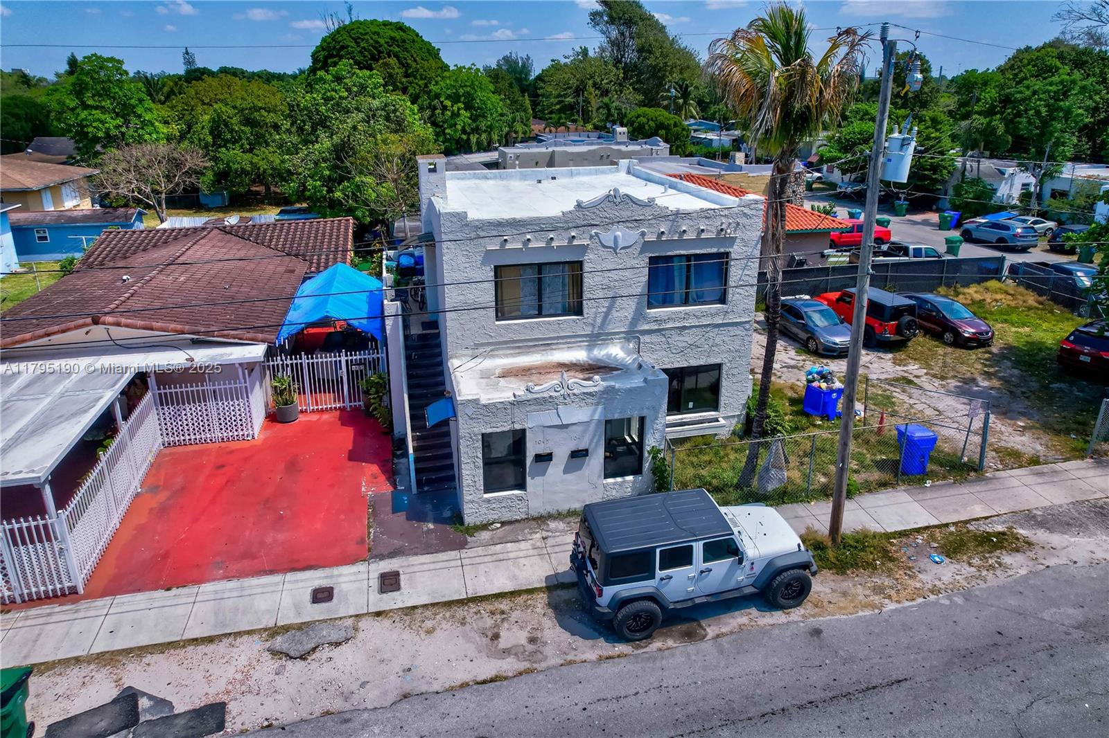 1045 NW 32nd St