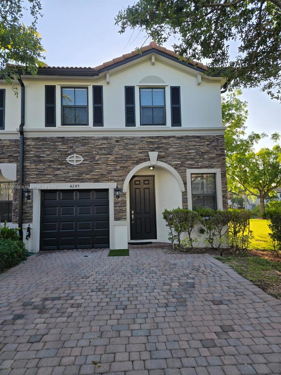 Rental Property at 4245 Sw 164th Path, Miami, Broward County, Florida - Bedrooms: 4 
Bathrooms: 3  - $3,200 MO.