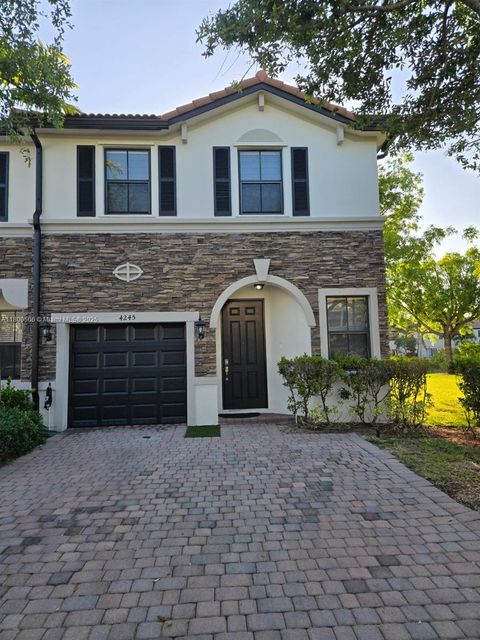 4245 SW 164th Path Miami FL 33185