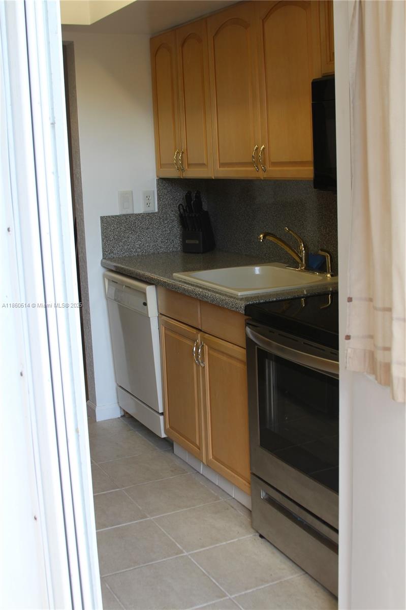 CROSSWINDS APTS INC CO-OP - Residential