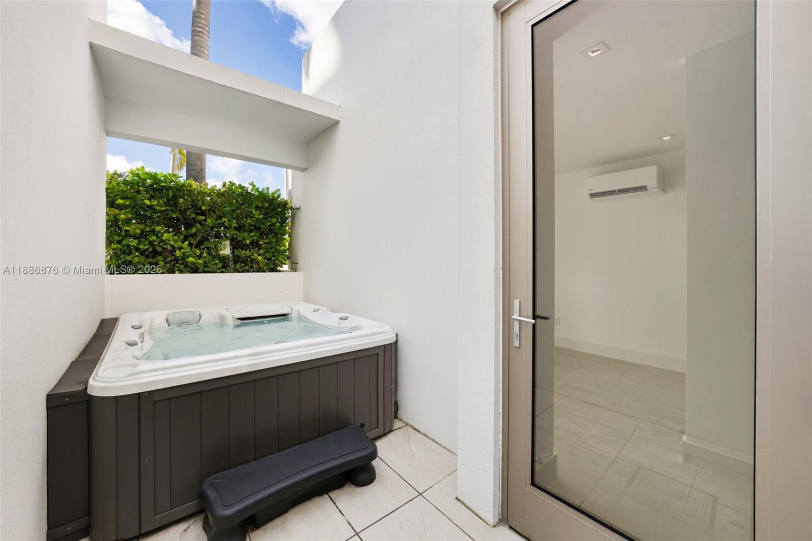 CORAL GABLES BILTMORE SEC - Residential