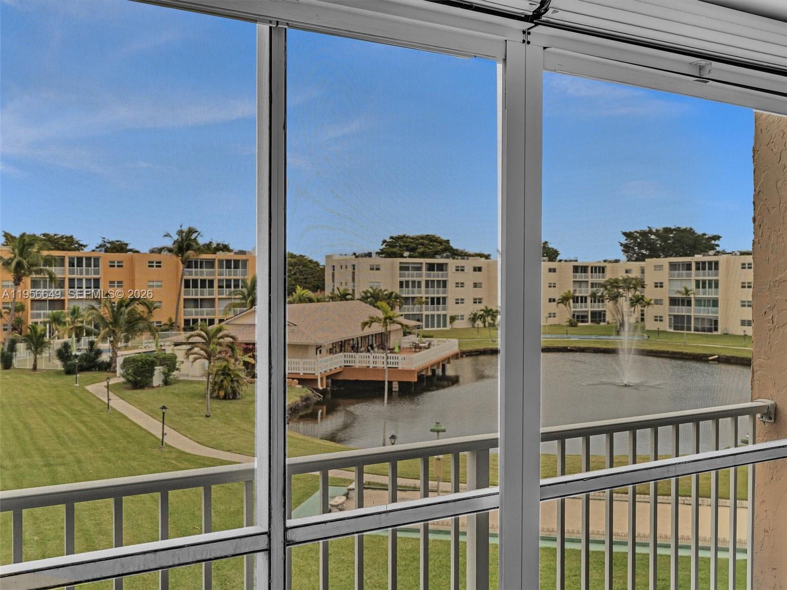 MEADOWBROOK LAKES CONDO - Residential