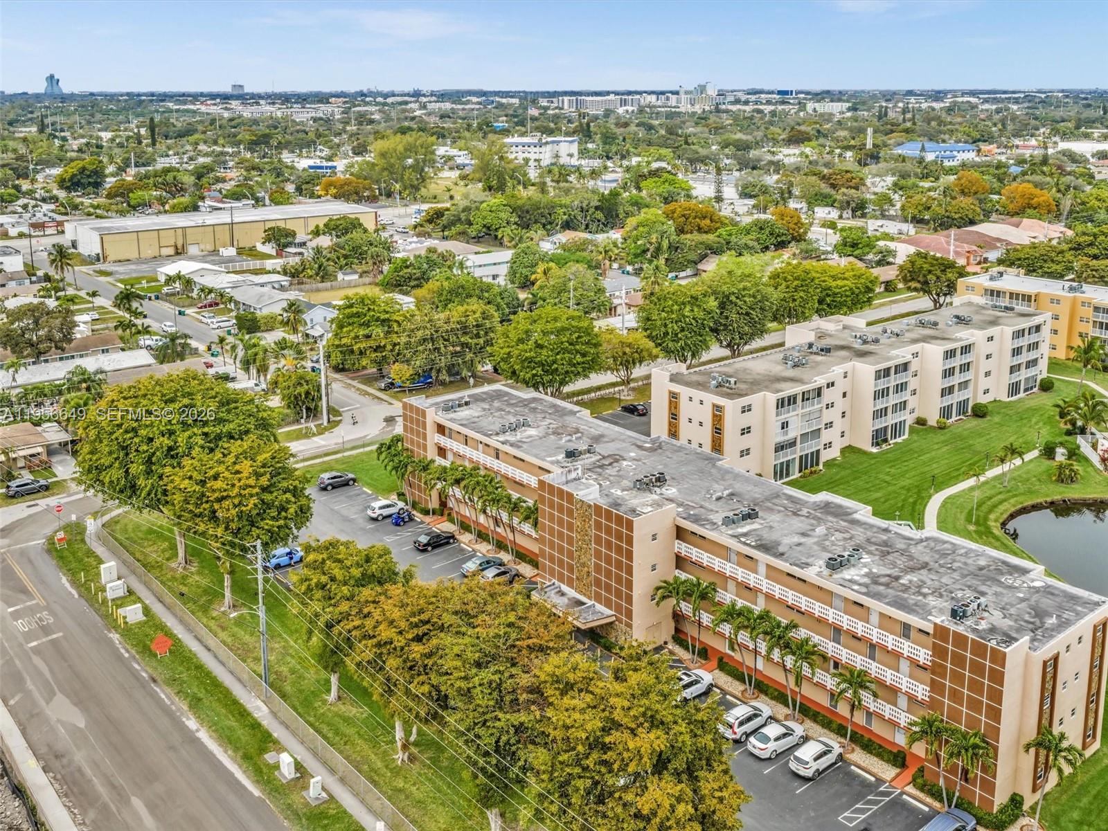 MEADOWBROOK LAKES CONDO - Residential