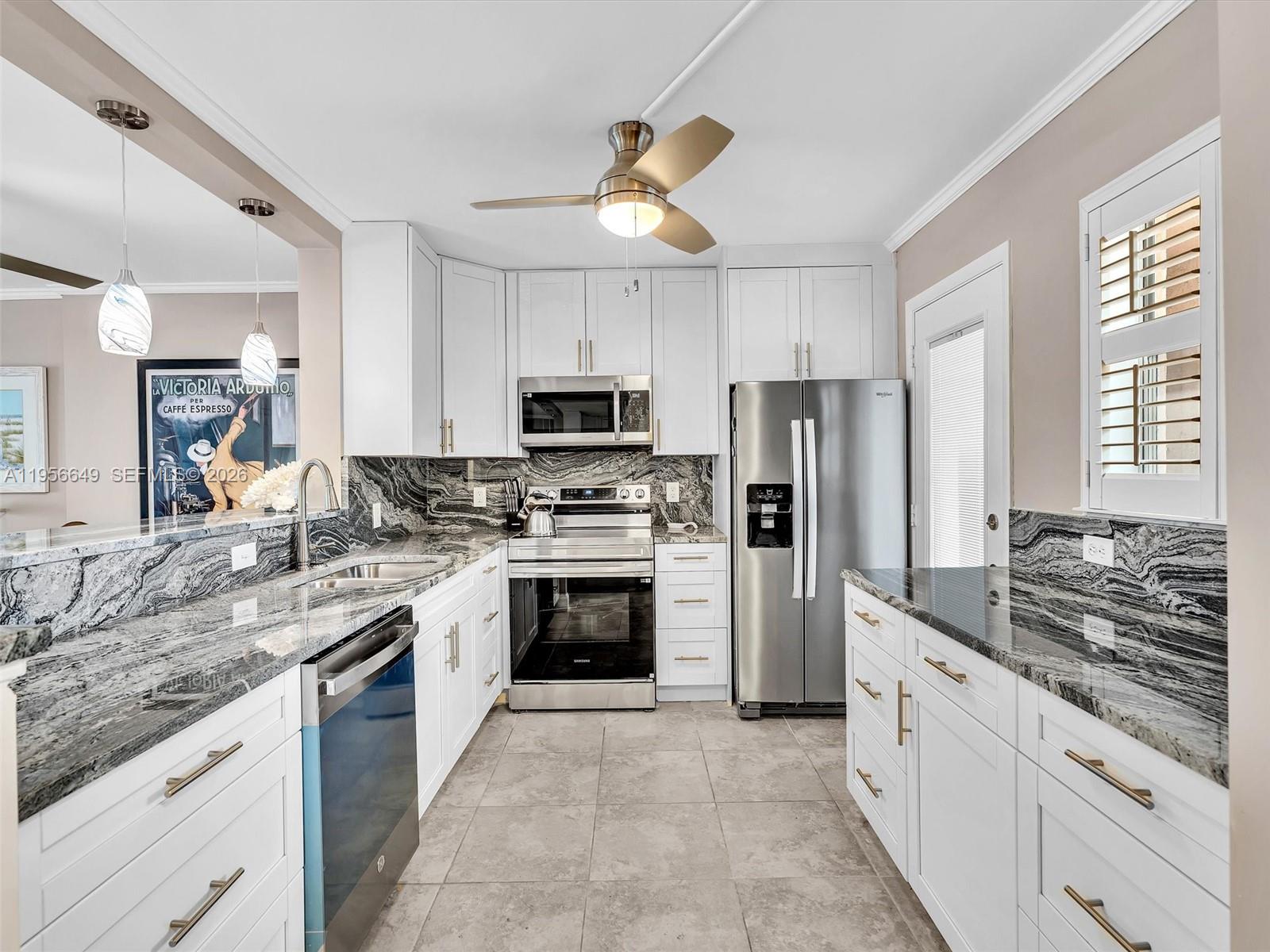 MEADOWBROOK LAKES CONDO - Residential