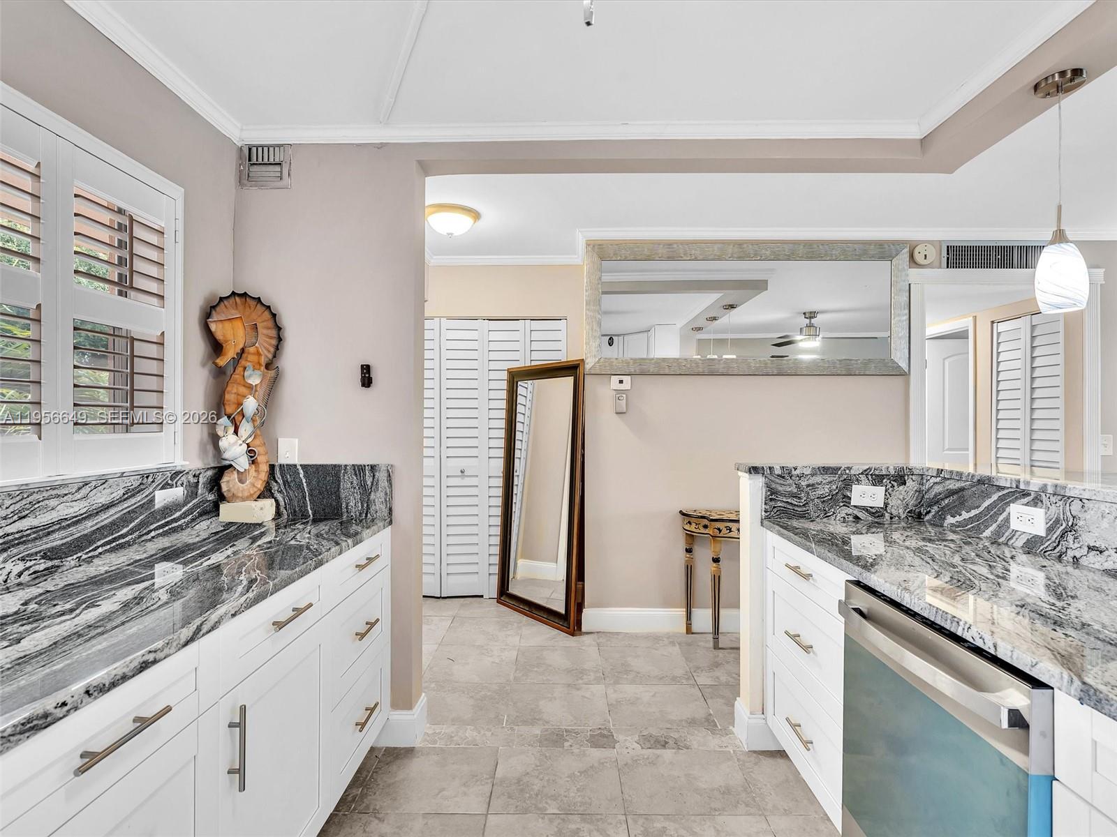 MEADOWBROOK LAKES CONDO - Residential