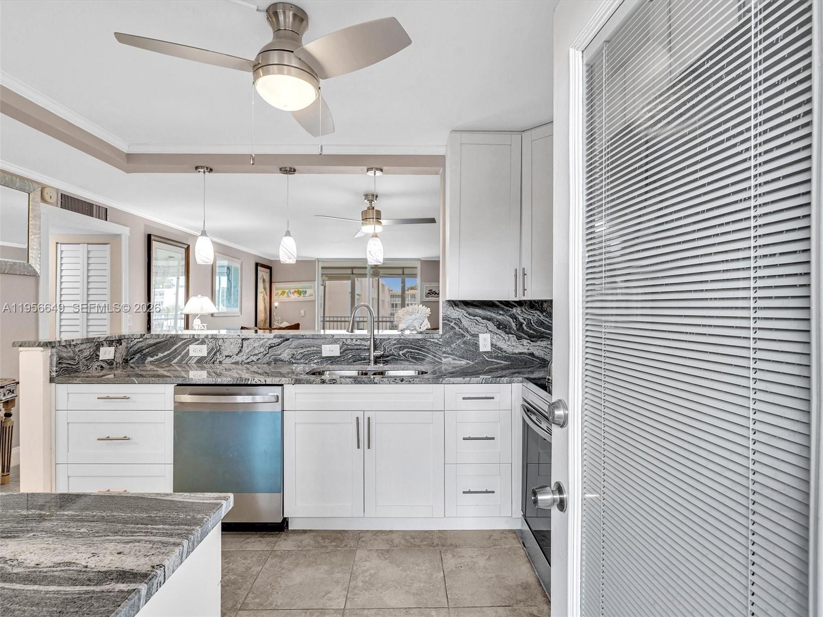 MEADOWBROOK LAKES CONDO - Residential