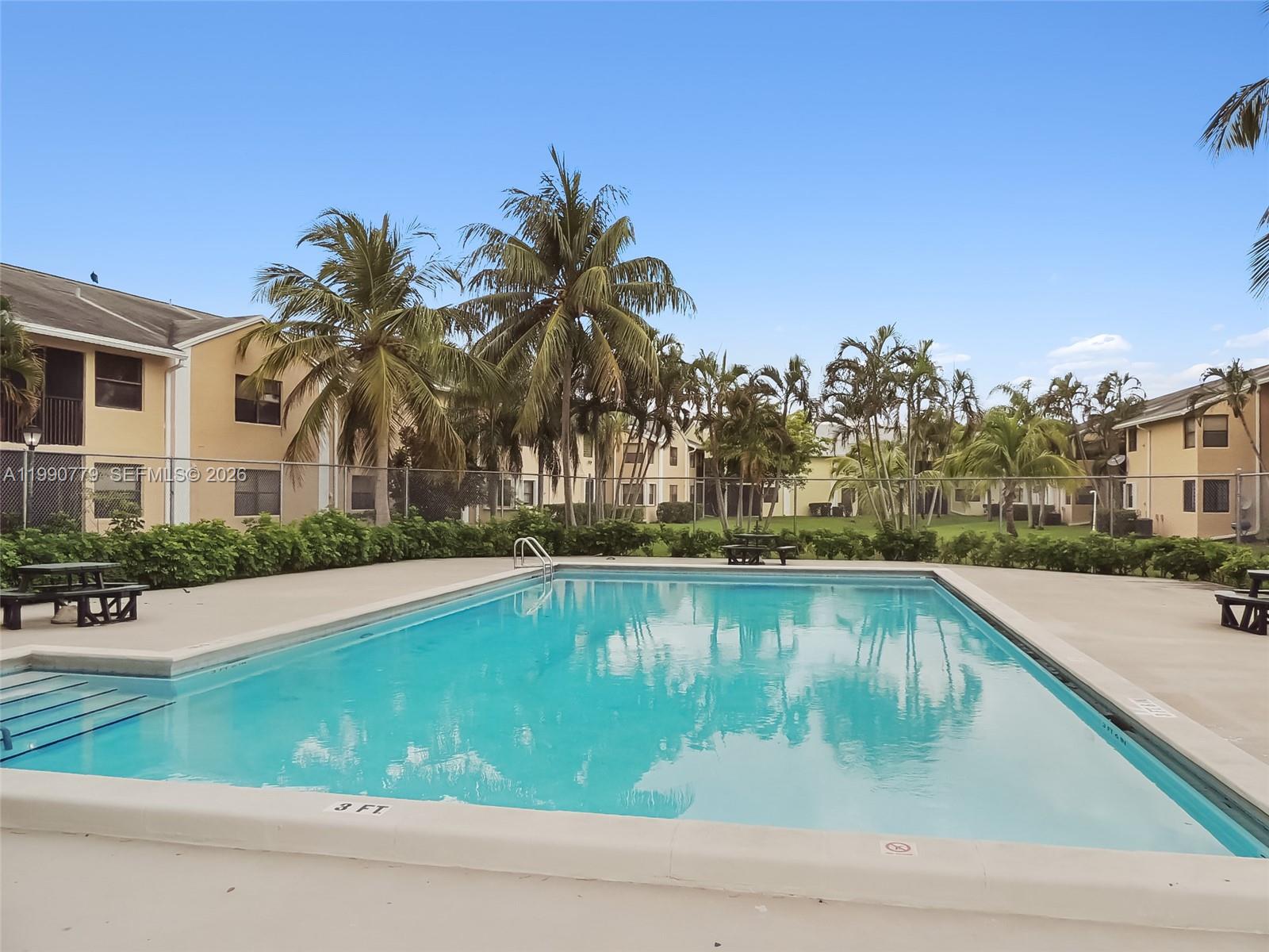 LAKESHORE CONDO #4 - Residential Lease