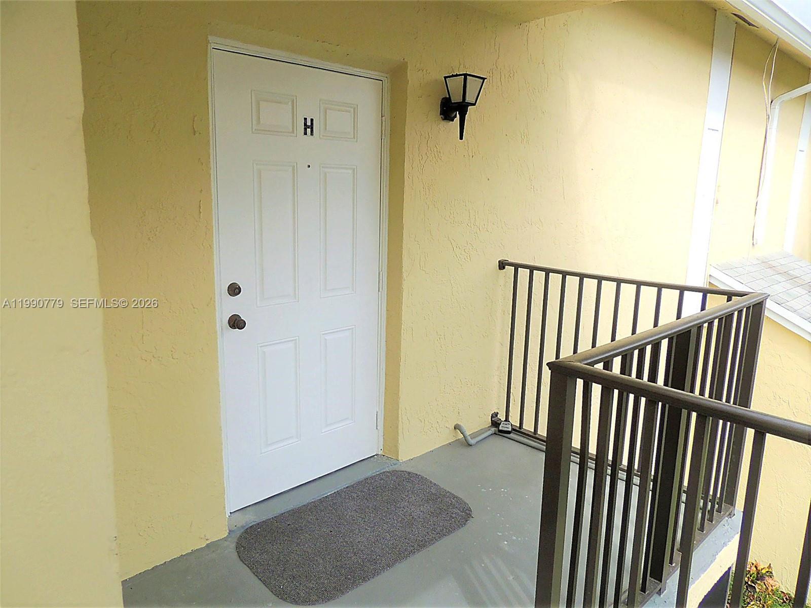 LAKESHORE CONDO #4 - Residential Lease