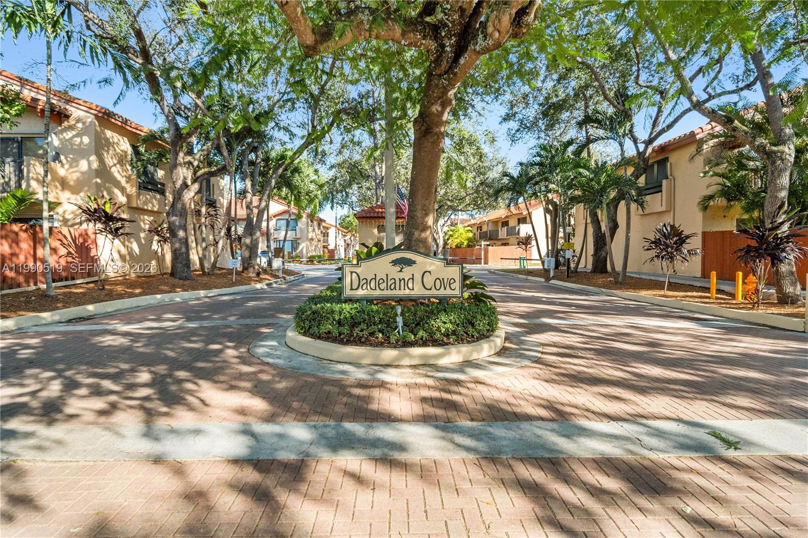 DADELAND COVE SEC 2 - Residential