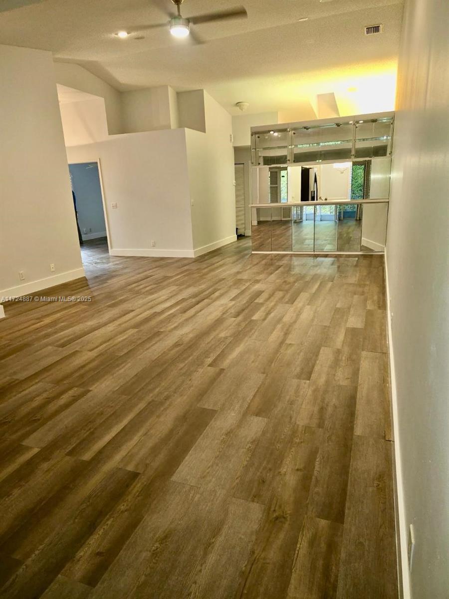 SAUSALITO PLACE - Residential