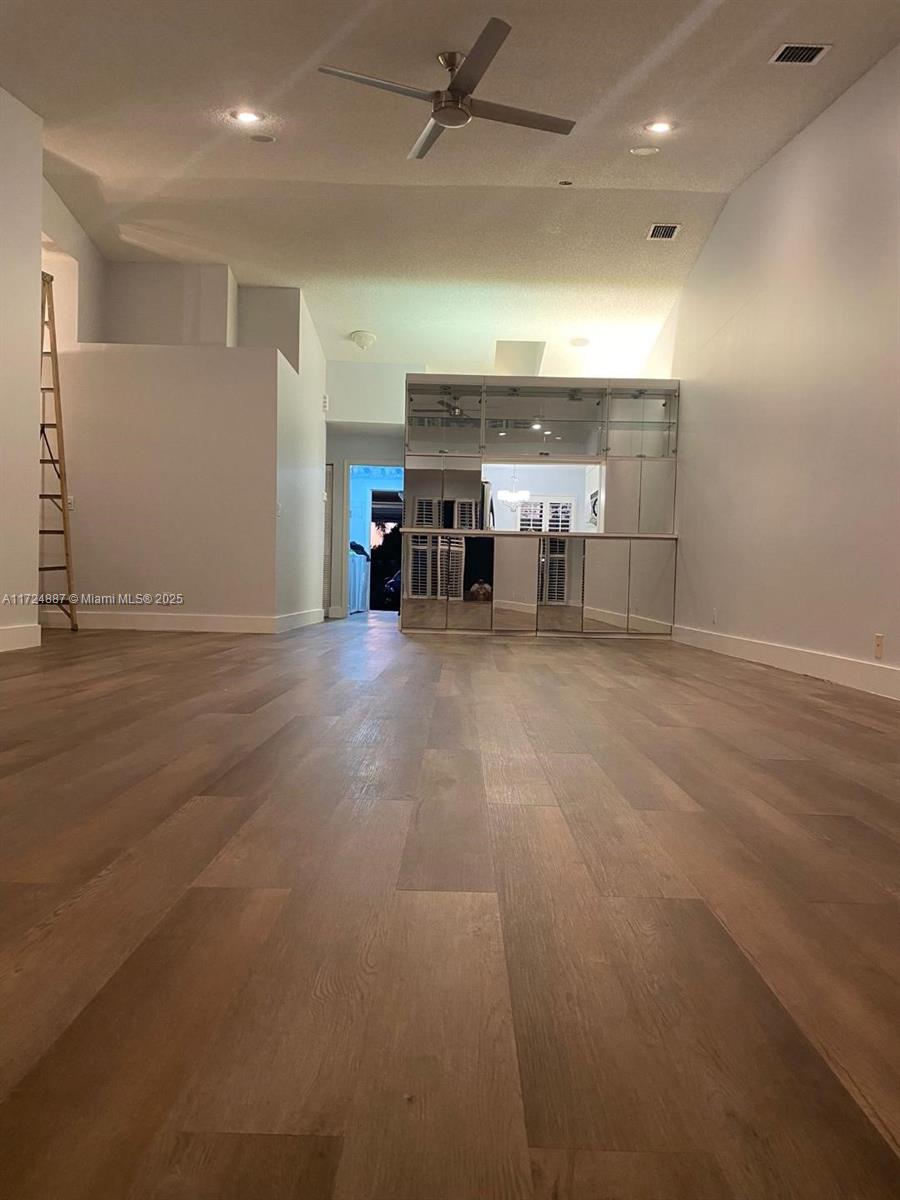SAUSALITO PLACE - Residential