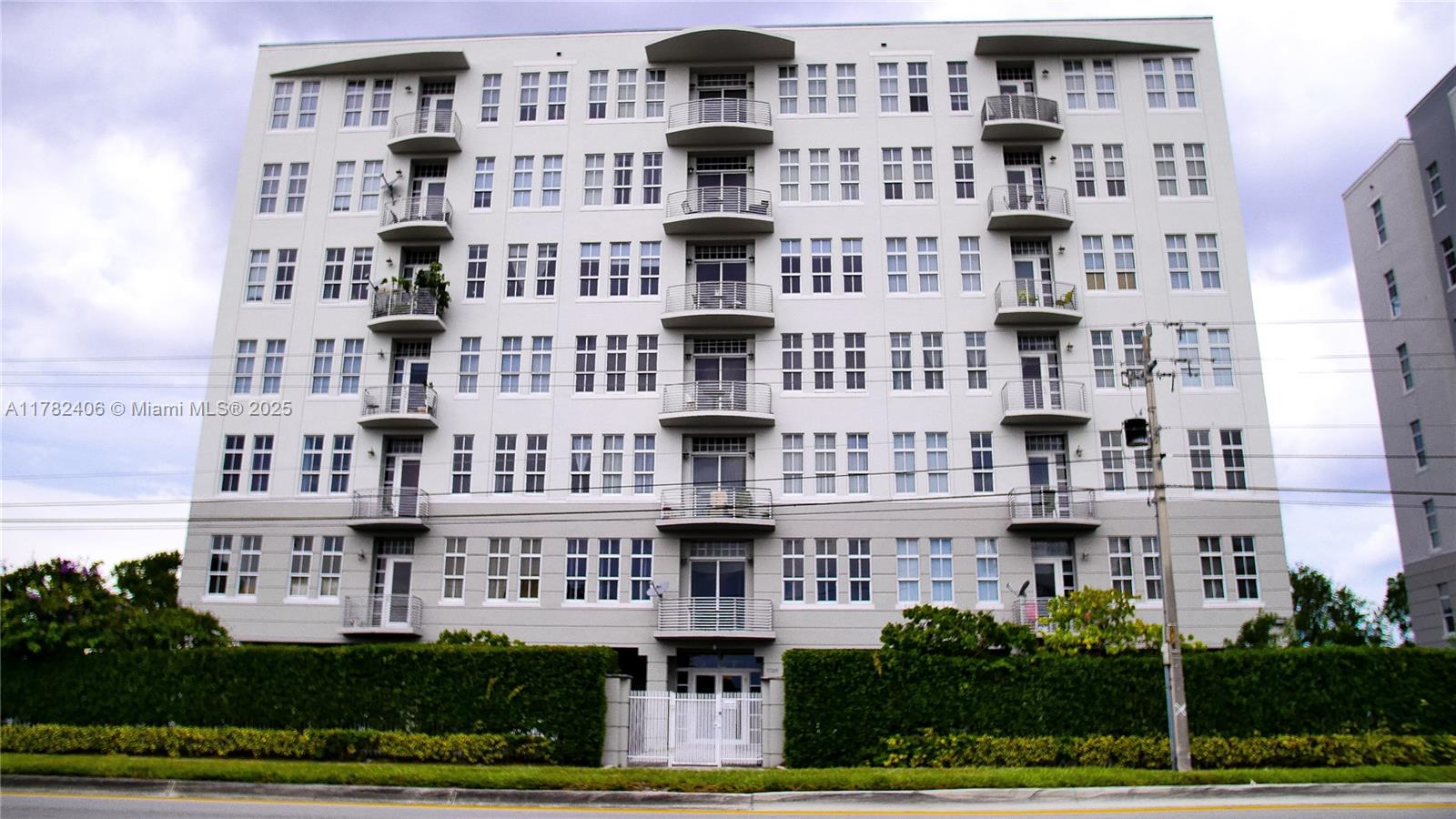 Rental Property at 1789 Ne Miami Gardens Dr W503, Miami, Broward County, Florida - Bedrooms: 1 
Bathrooms: 2  - $2,150 MO.