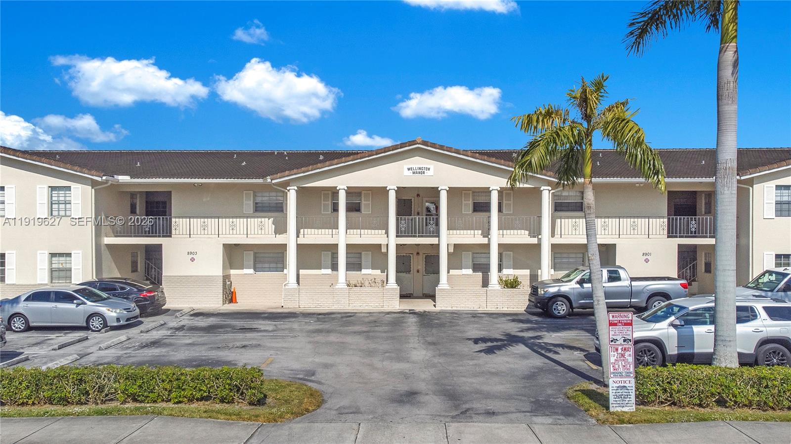 WELLINGTON MANOR CONDO IN - Residential