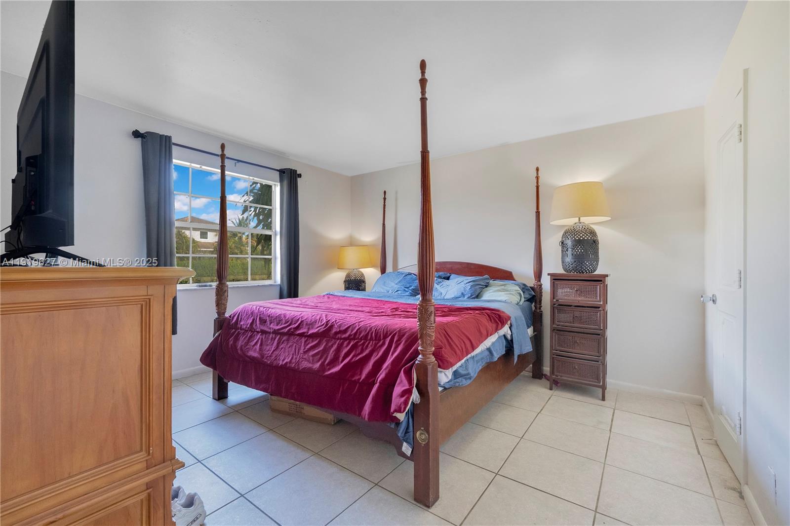 WELLINGTON MANOR CONDO IN - Residential