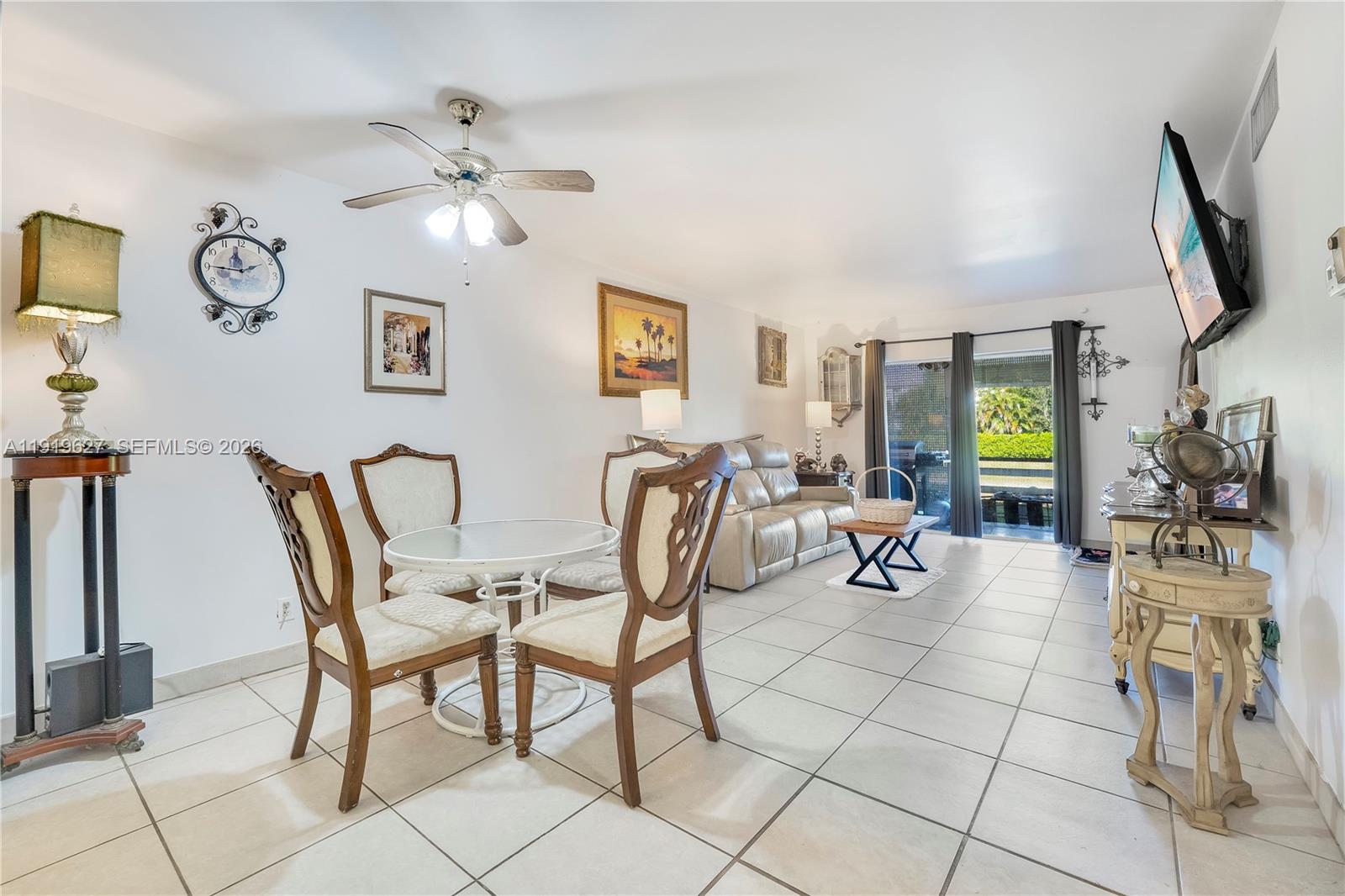 WELLINGTON MANOR CONDO IN - Residential