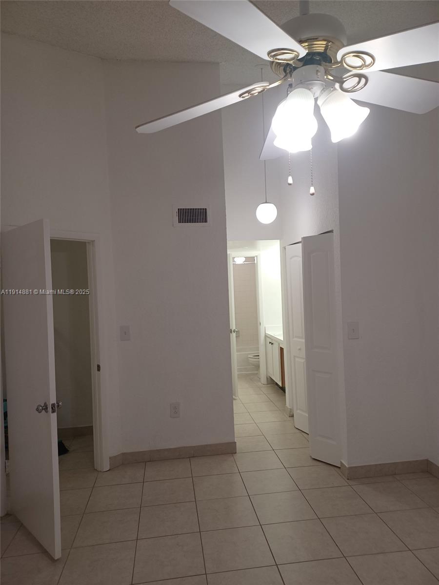 LAKEVIEW CLUB CONDO - Residential Lease