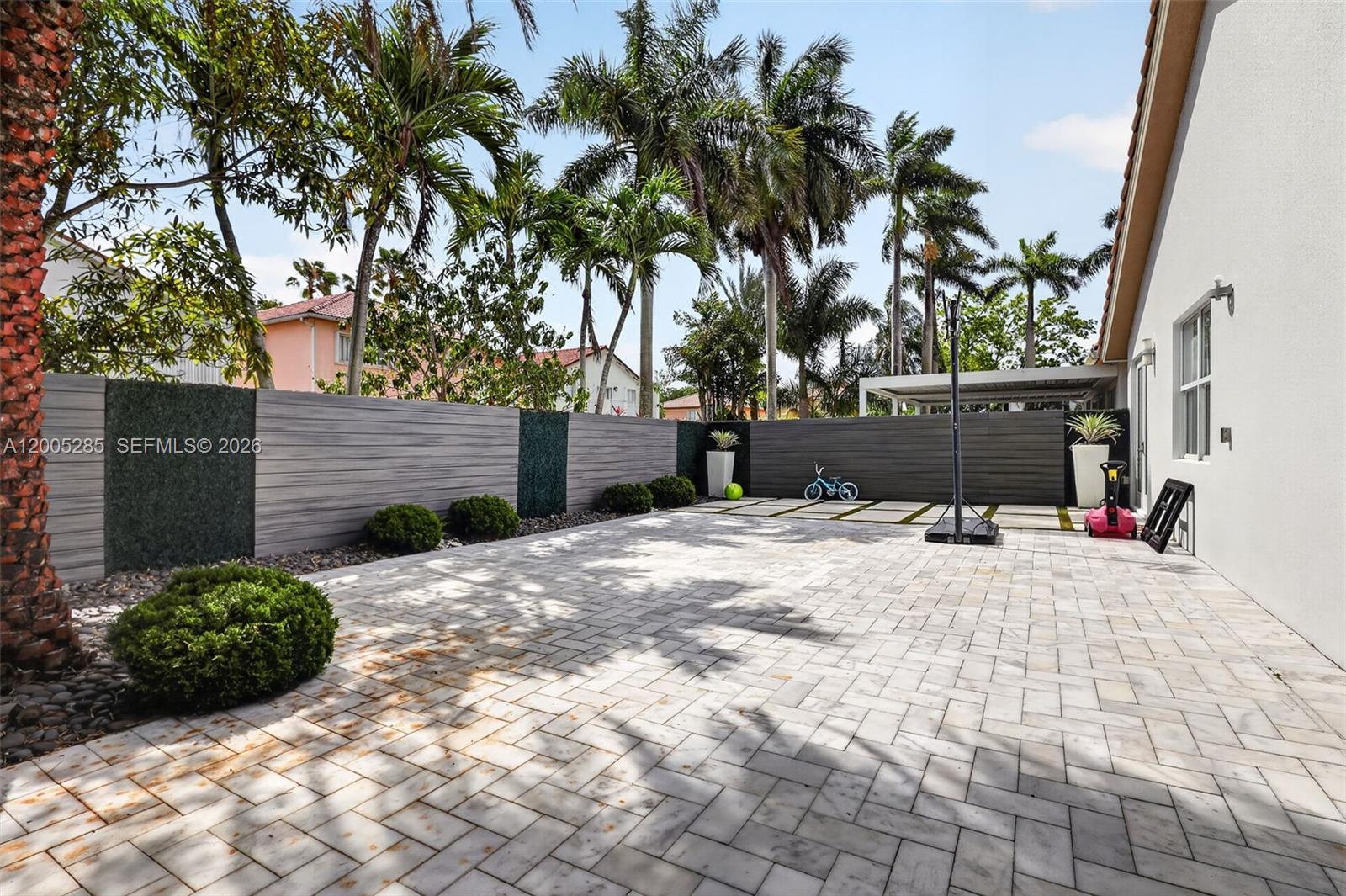 DORAL ISLES-ANTILLES - Residential