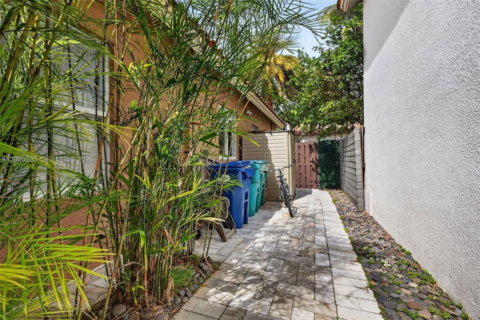 DORAL ISLES-ANTILLES - Residential