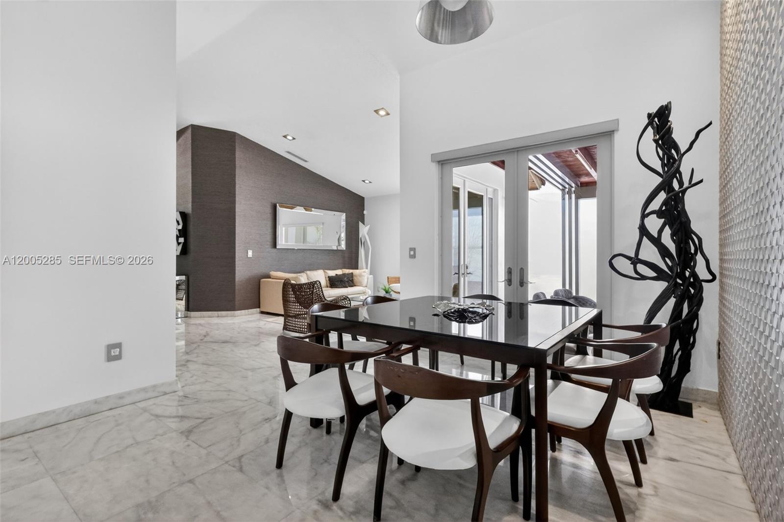 DORAL ISLES-ANTILLES - Residential