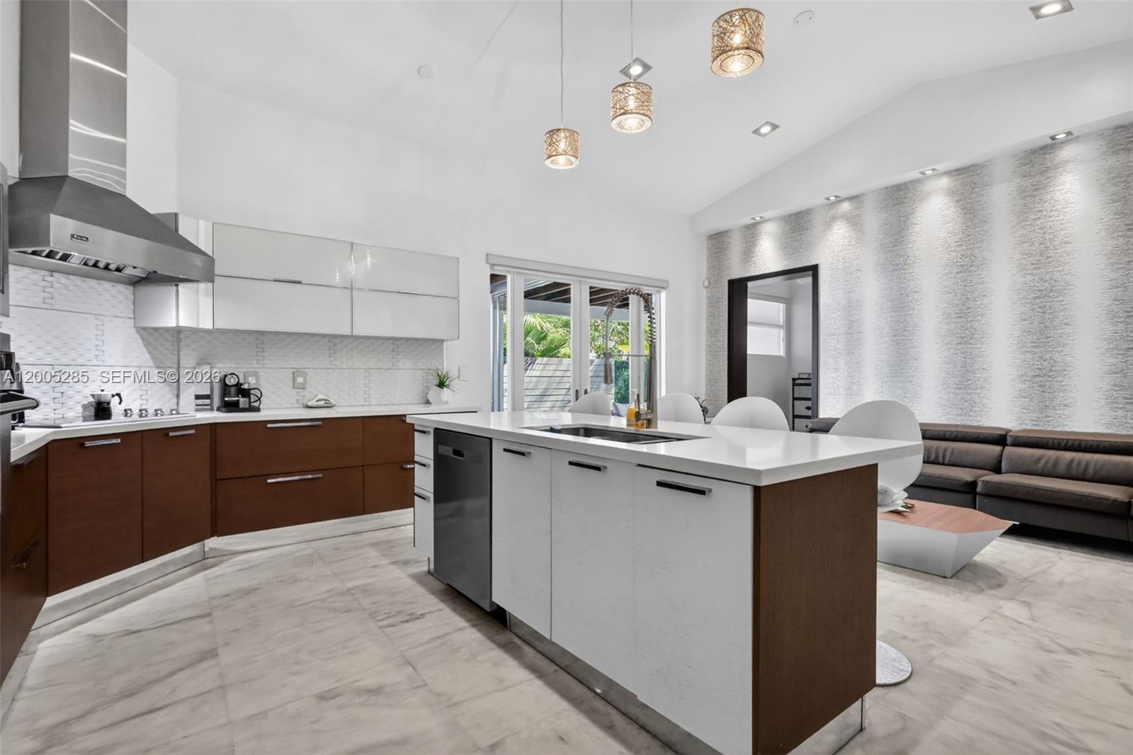 DORAL ISLES-ANTILLES - Residential