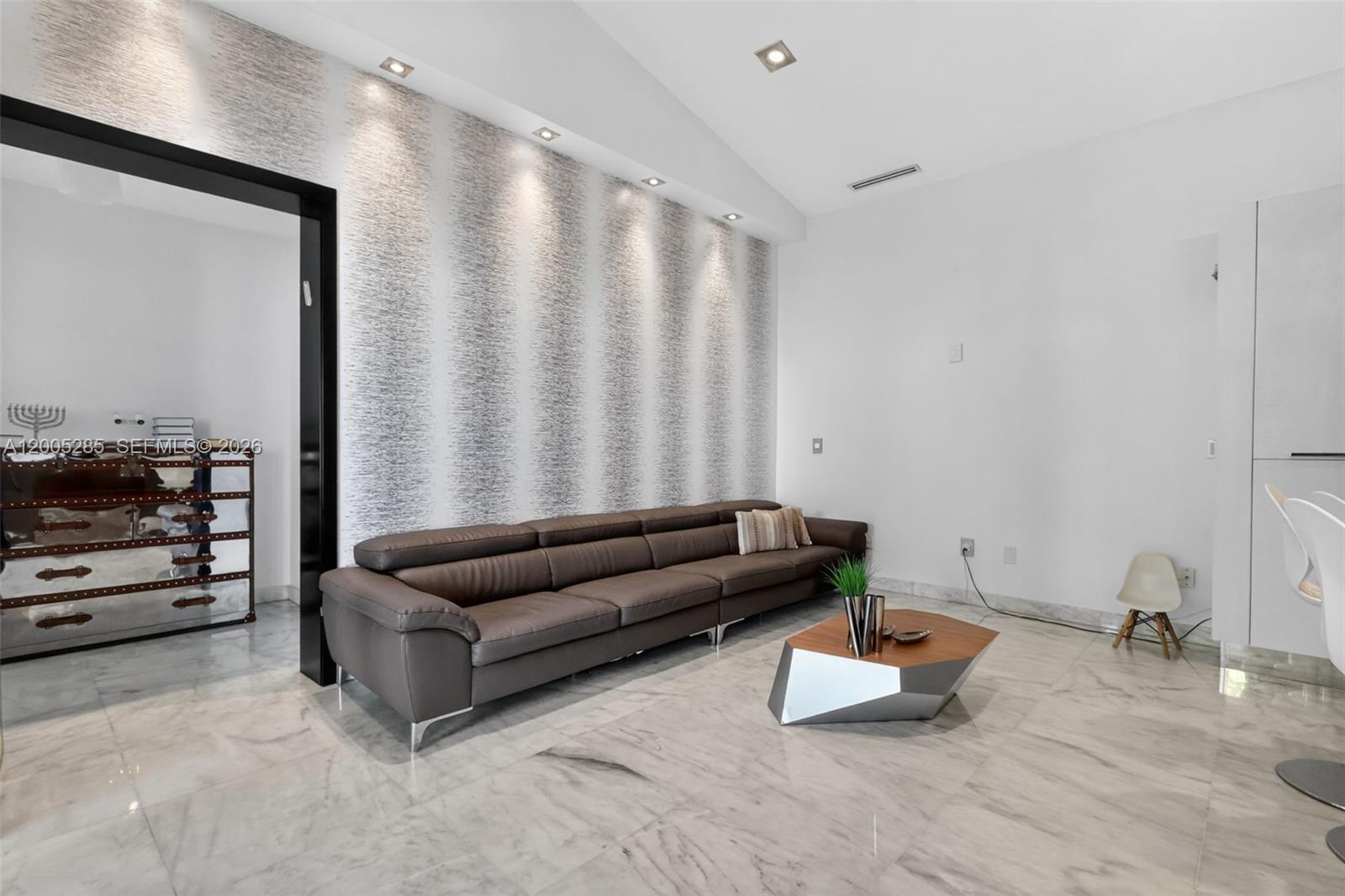 DORAL ISLES-ANTILLES - Residential