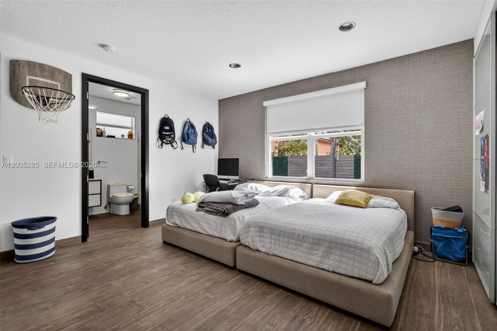 DORAL ISLES-ANTILLES - Residential