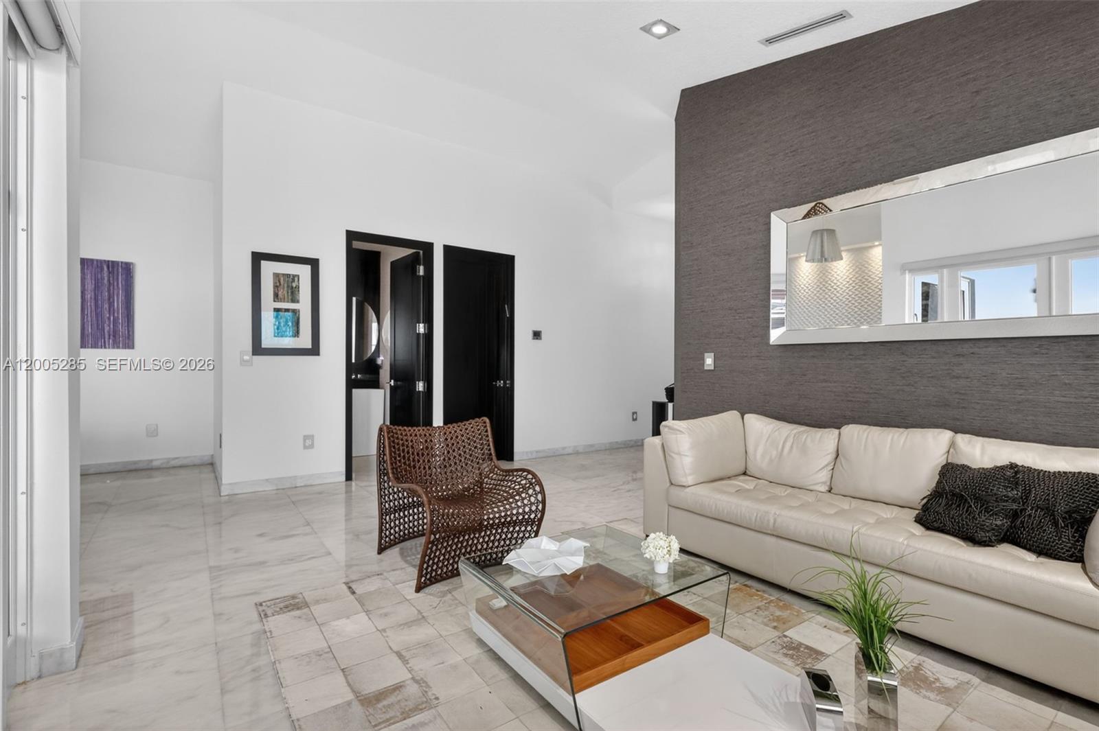 DORAL ISLES-ANTILLES - Residential