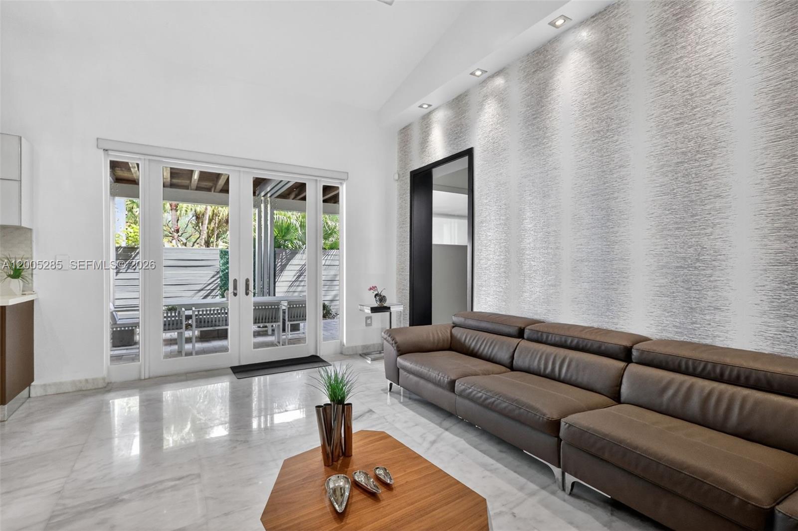 DORAL ISLES-ANTILLES - Residential