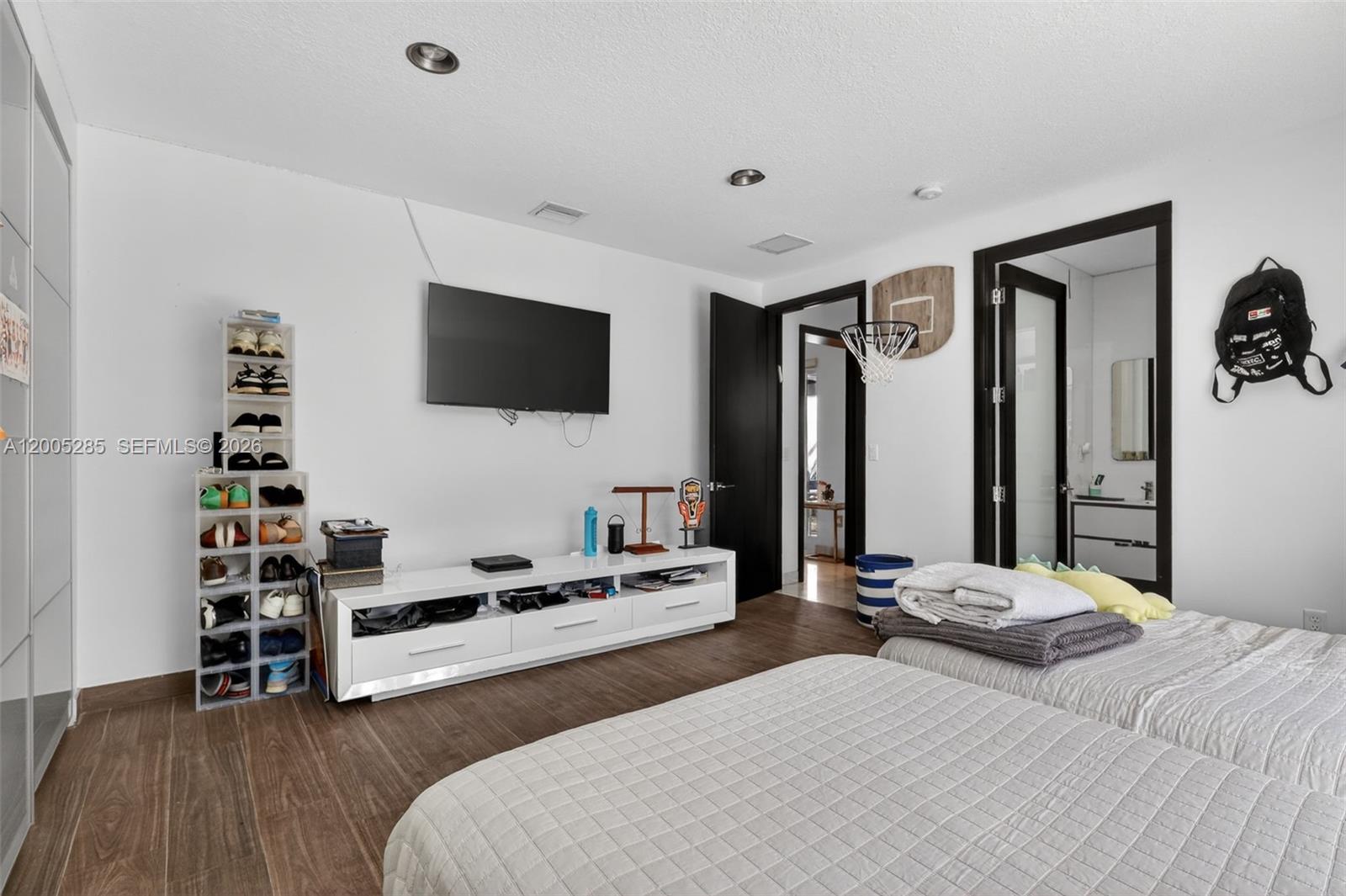 DORAL ISLES-ANTILLES - Residential