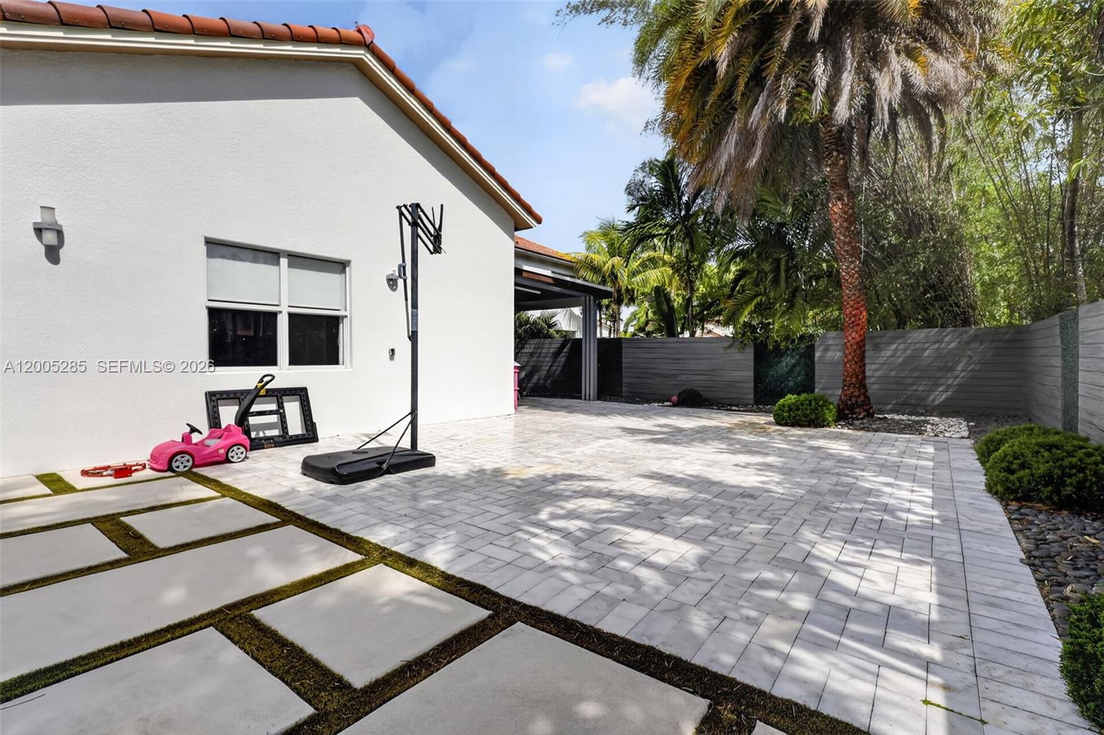 DORAL ISLES-ANTILLES - Residential