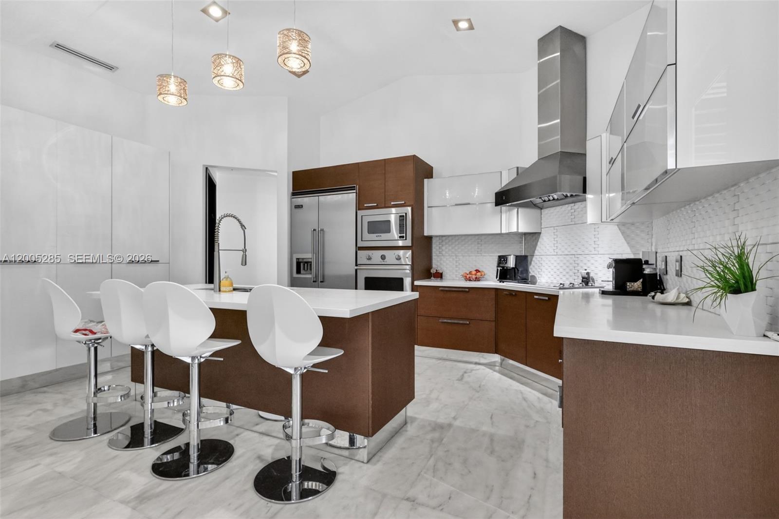 DORAL ISLES-ANTILLES - Residential