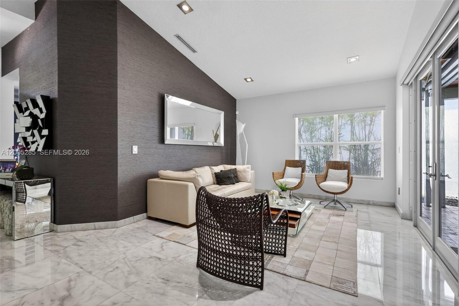 DORAL ISLES-ANTILLES - Residential