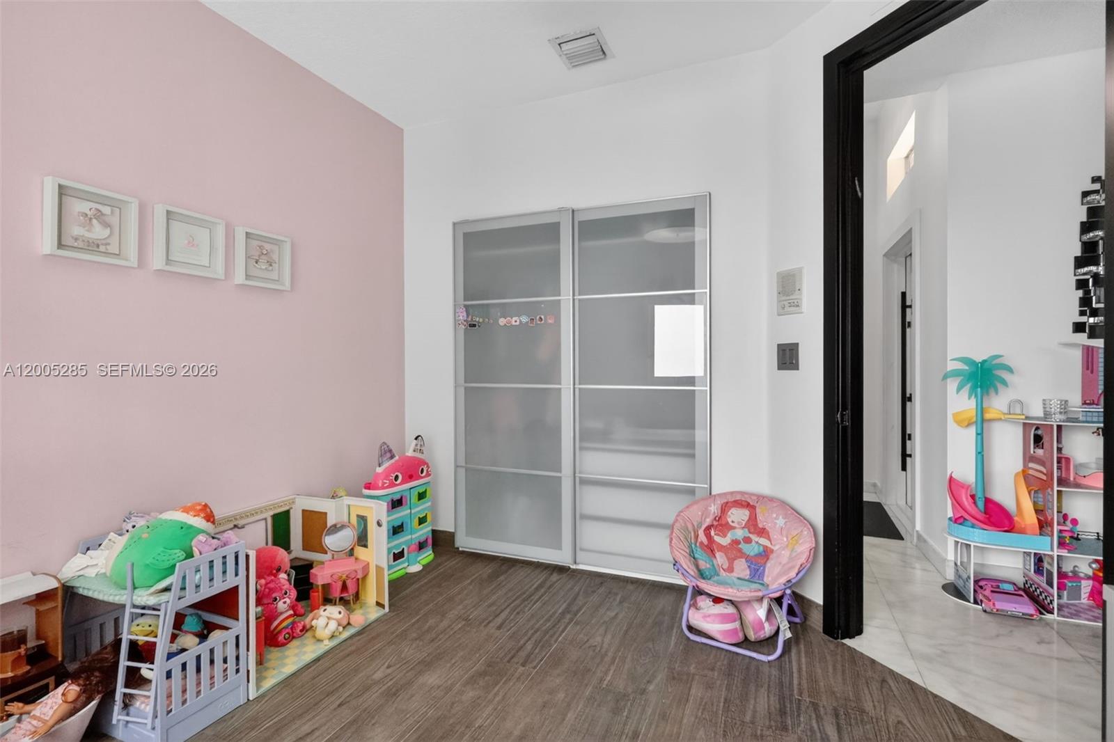 DORAL ISLES-ANTILLES - Residential