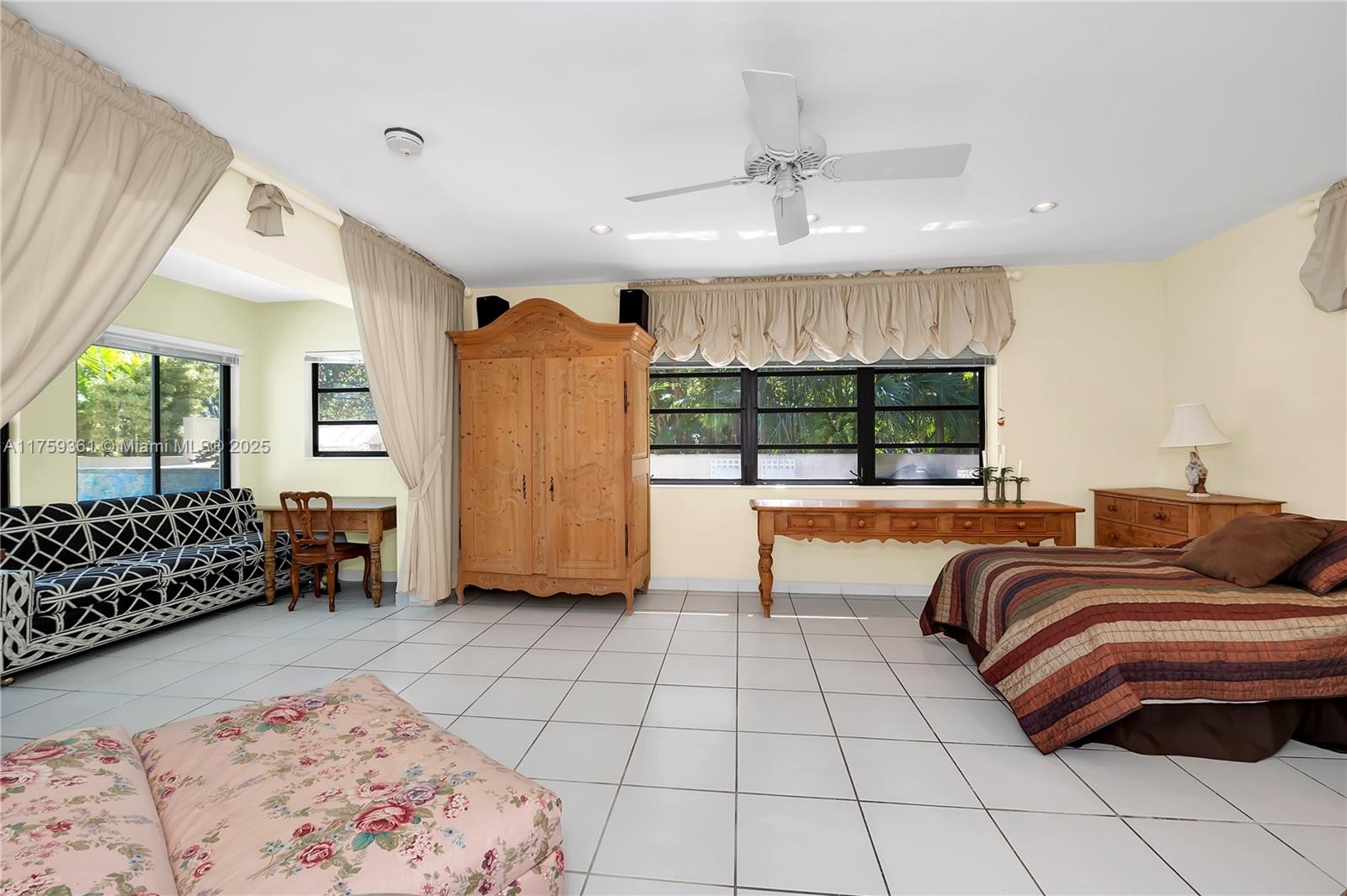 PALM VISTA - Residential