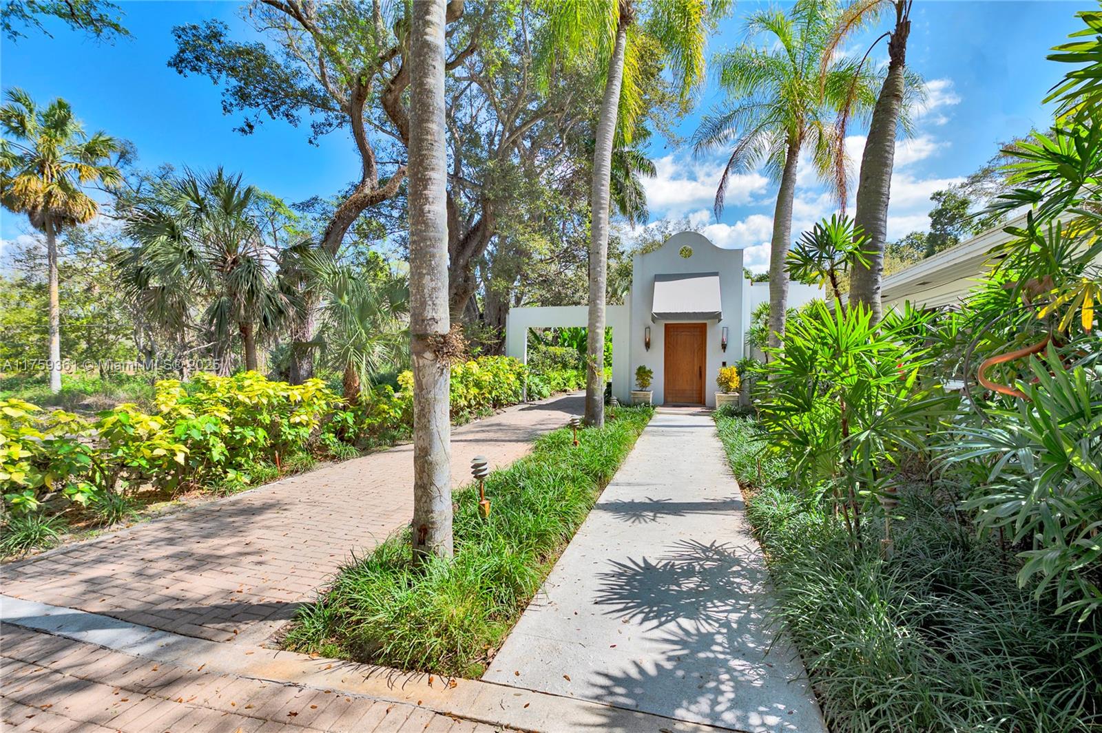 PALM VISTA - Residential