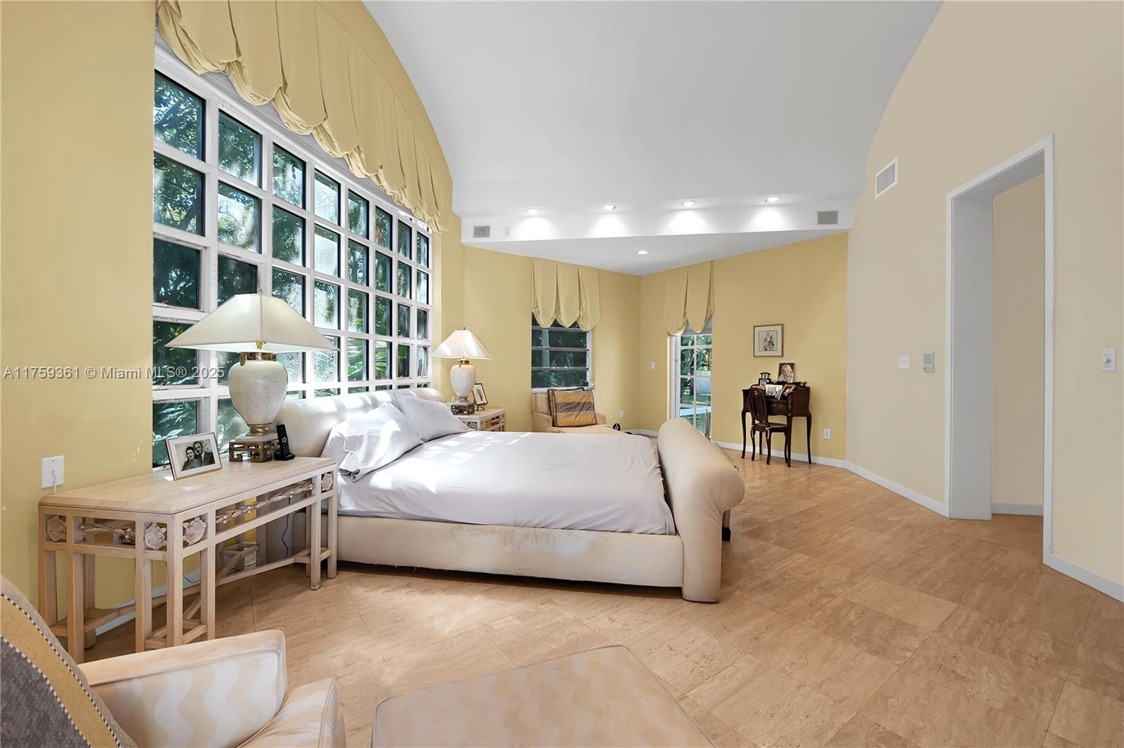 PALM VISTA - Residential