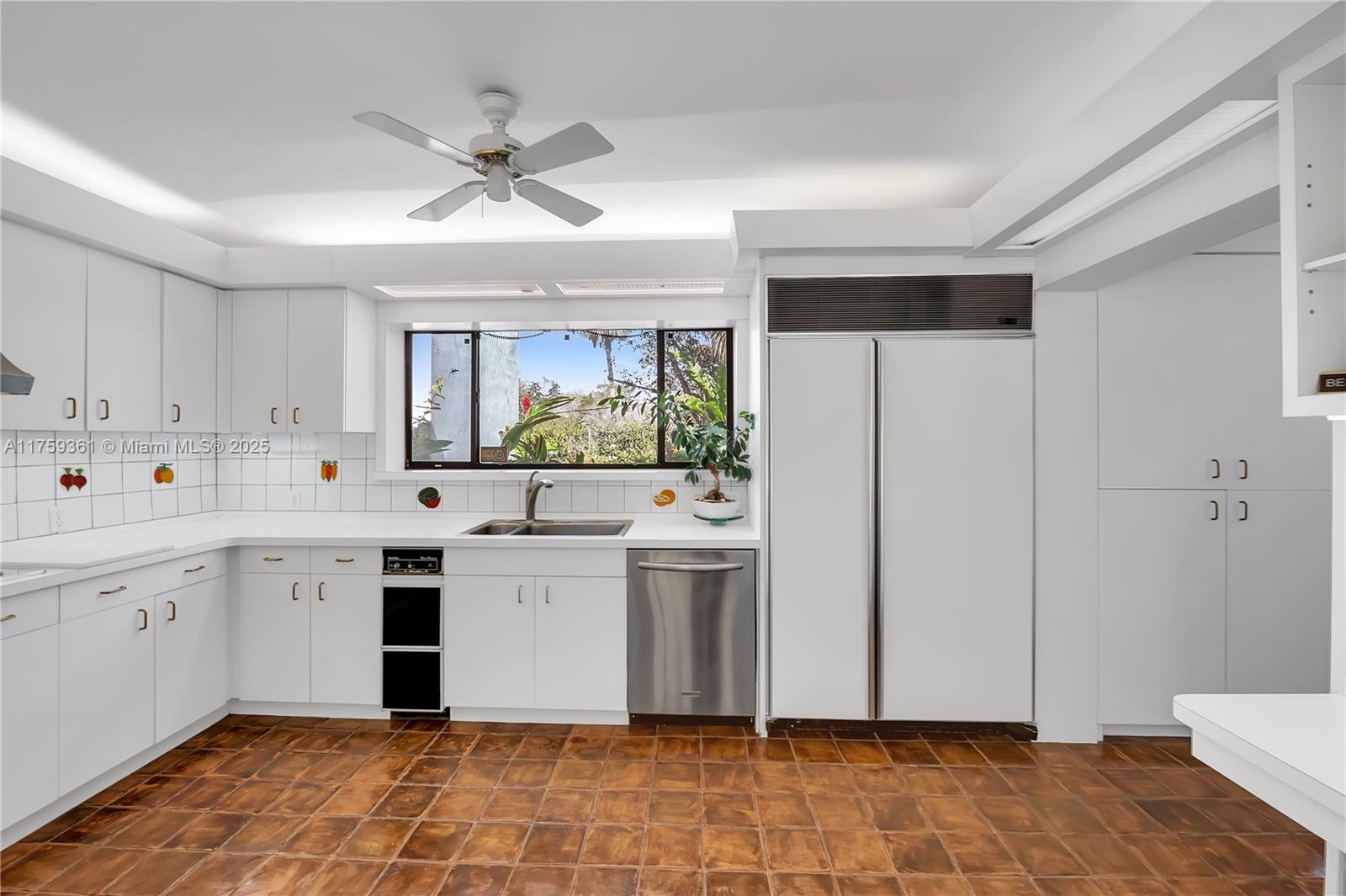 PALM VISTA - Residential