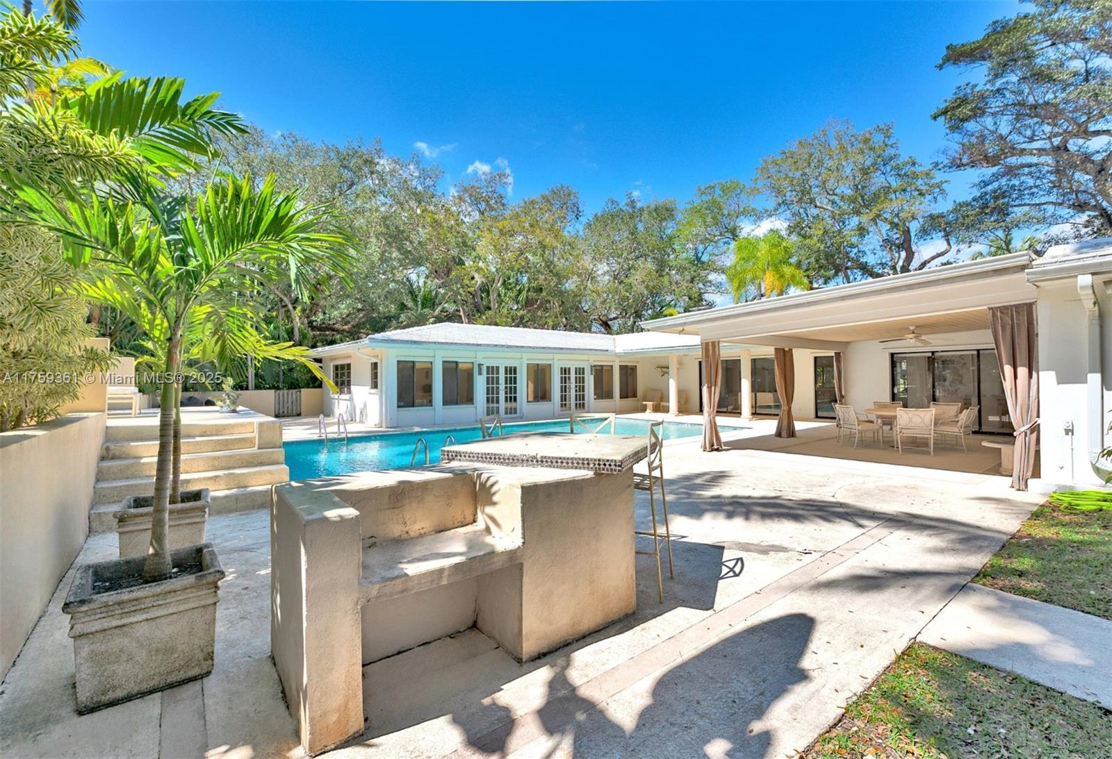 PALM VISTA - Residential